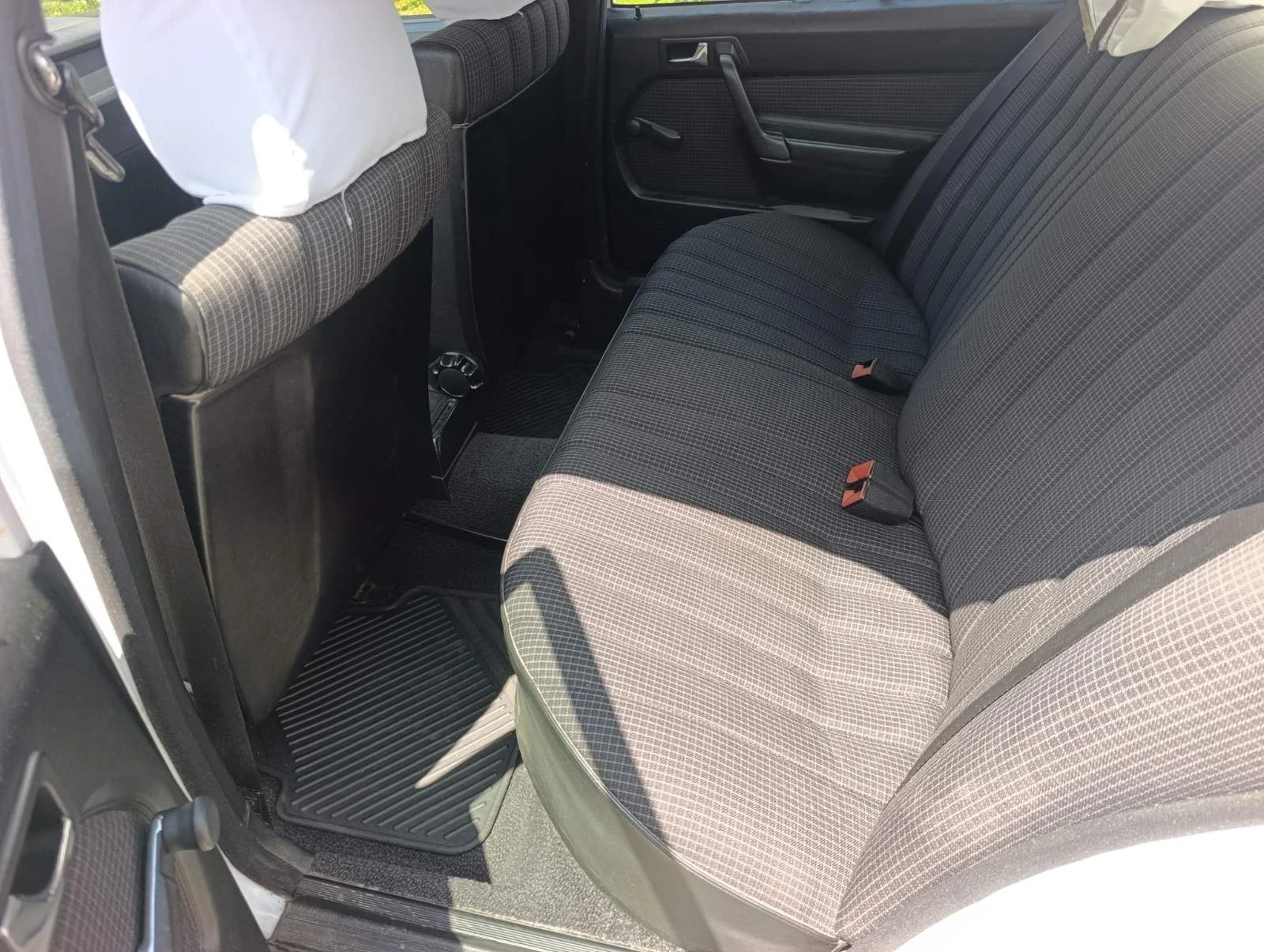 Mercedes-Benz 190 E190, снимка 2 - Автомобили и джипове - 55659383