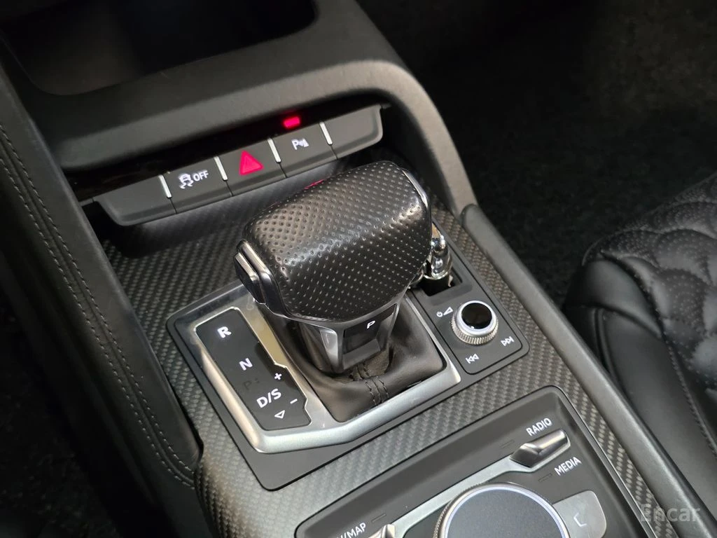 Audi R8 PLUS* V10* 5.2* BANG* OLUFSEN* CARBON* CERAMIC* FU, снимка 14 - Автомобили и джипове - 55743445