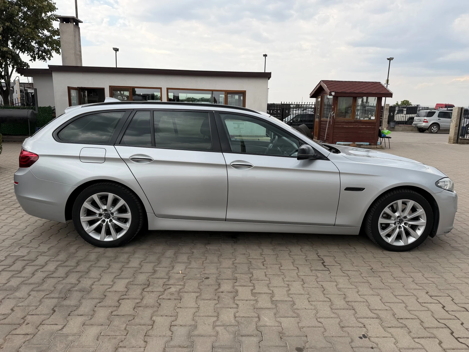 BMW 525 D AVTOMAT/NAVI/KOJA EURO 5, снимка 5 - Автомобили и джипове - 56166046