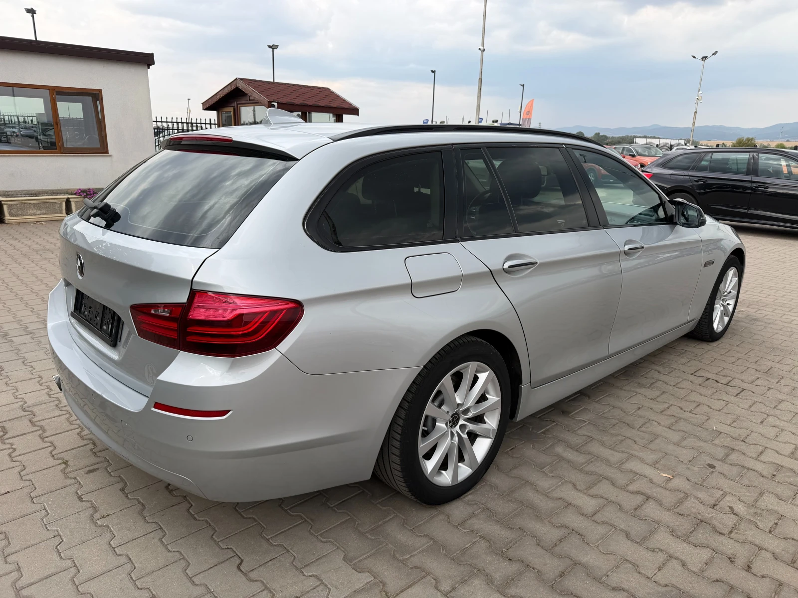 BMW 525 D AVTOMAT/NAVI/KOJA EURO 5, снимка 6 - Автомобили и джипове - 56166046