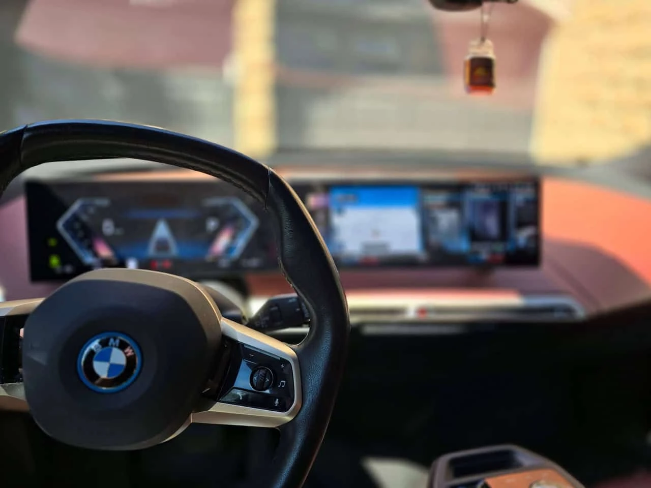 BMW iX xDrive40 | Premium | Sport | Assist | head up |  | Mobile.bg � ����������� 11