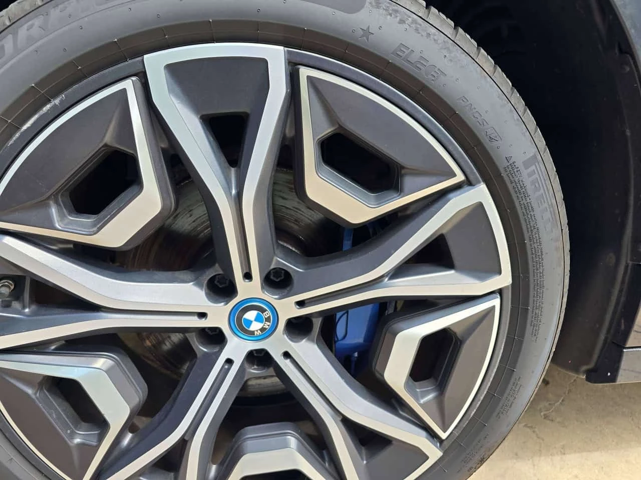 BMW iX xDrive40 | Premium | Sport | Assist | head up |  | Mobile.bg � ����������� 9