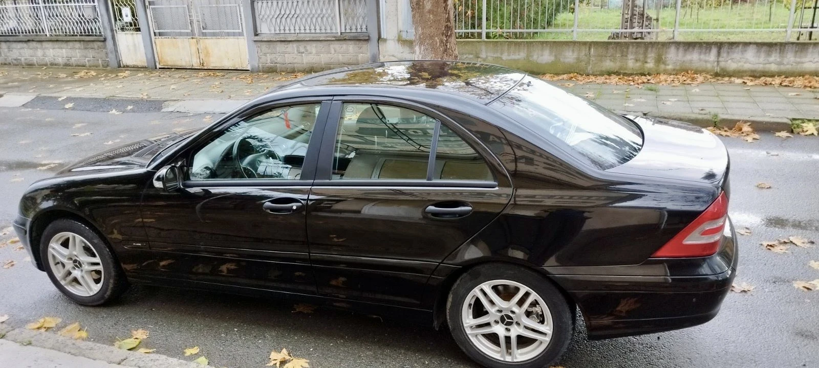 Mercedes-Benz C 180, снимка 2 - Автомобили и джипове - 56691783