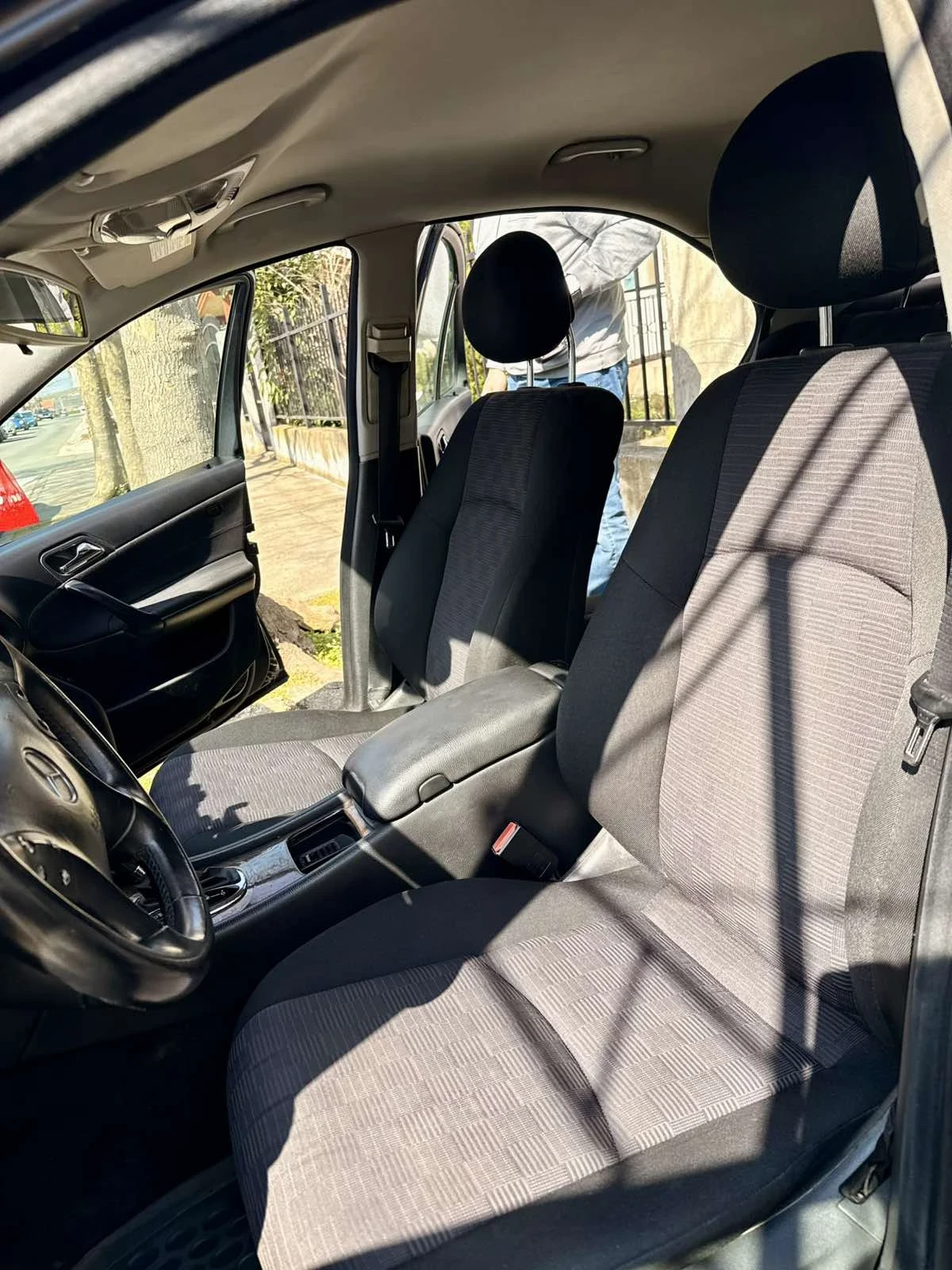 Mercedes-Benz C 180, снимка 10 - Автомобили и джипове - 56691783