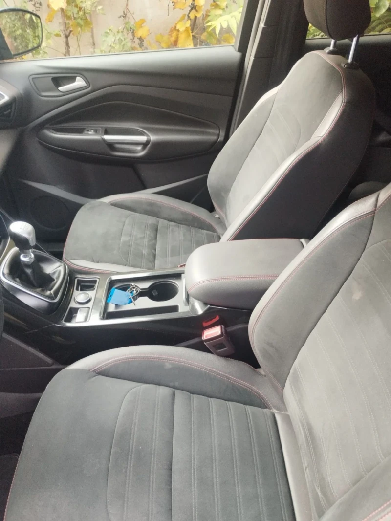 Ford Kuga 1.5, снимка 2 - Автомобили и джипове - 52199112