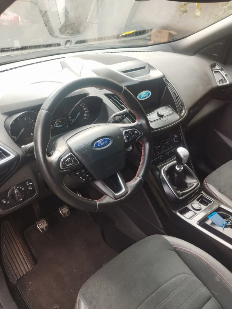 Ford Kuga 1.5, снимка 7 - Автомобили и джипове - 52199112