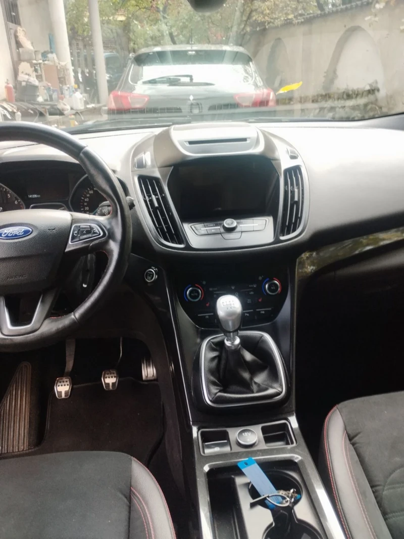 Ford Kuga 1.5, снимка 5 - Автомобили и джипове - 52199112