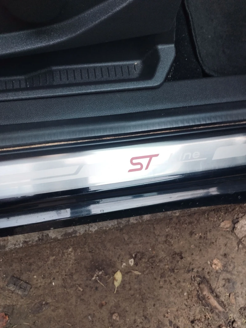 Ford Kuga 1.5, снимка 13 - Автомобили и джипове - 52199112