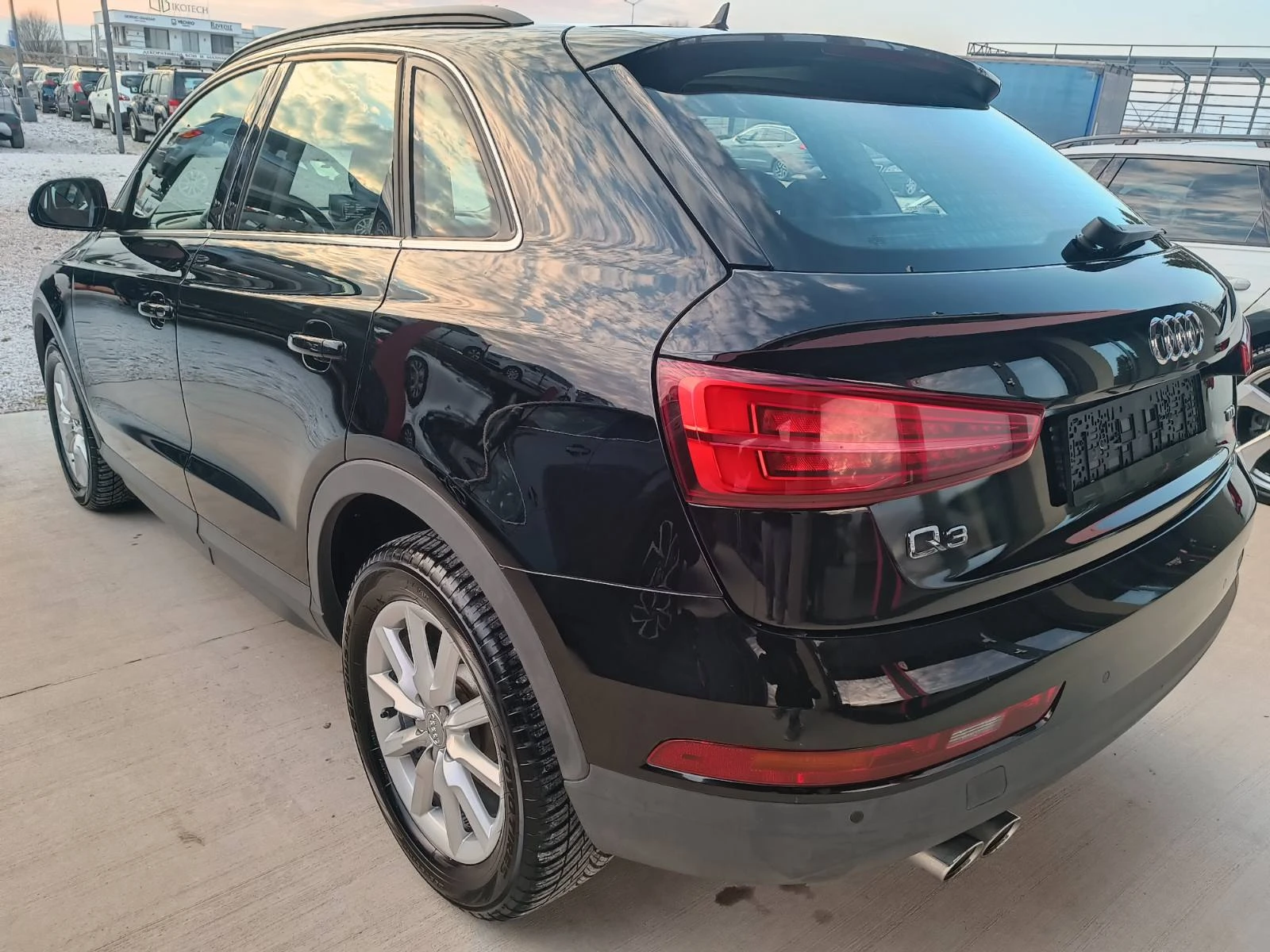 Audi Q3 2.0TDI  - изображение 6