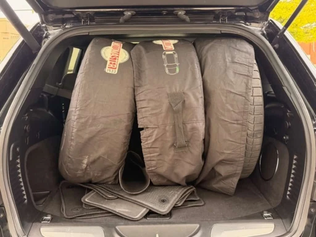 Jeep Grand cherokee * OVERLAND| 2 SETS OF TIRES * CARFAX * ���� �� �� | Mobile.bg � ����������� 15