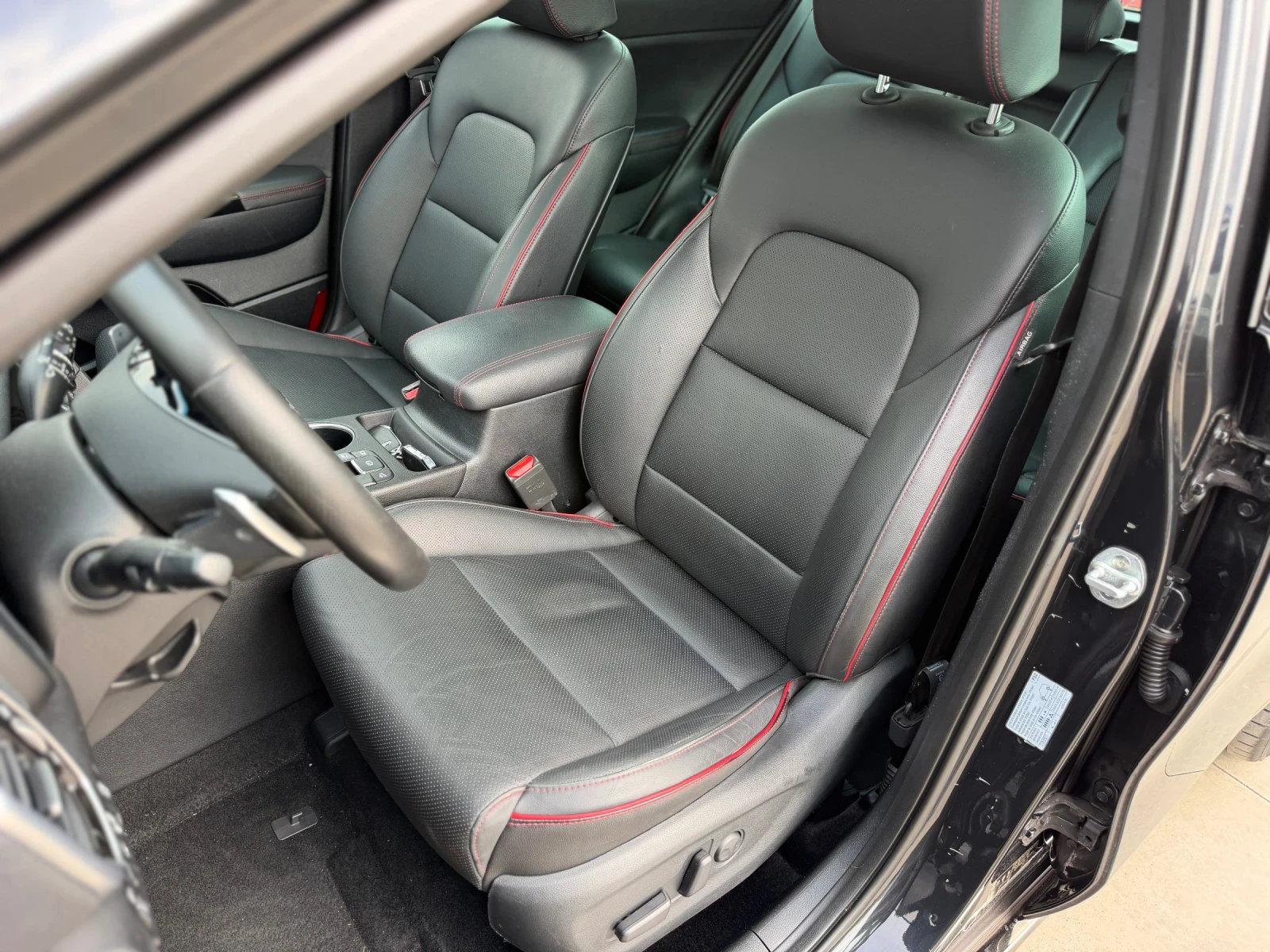 Kia Sportage CRDI* GT-LINE* 360* PANO* KEYLESS* , снимка 12 - Автомобили и джипове - 54257835