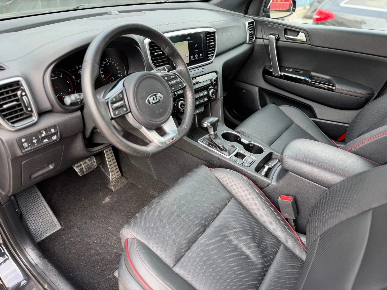 Kia Sportage CRDI* GT-LINE* 360* PANO* KEYLESS* , снимка 9 - Автомобили и джипове - 54257835