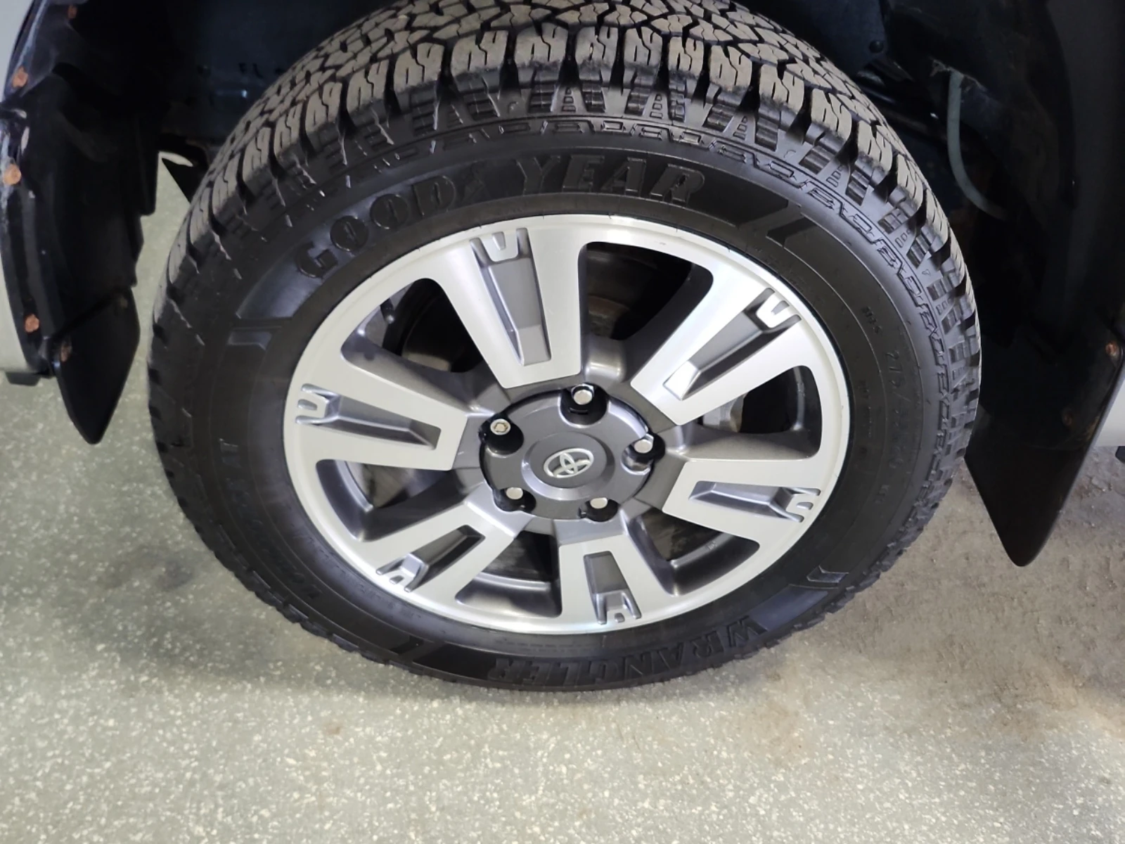 Toyota Tundra, снимка 6 - Автомобили и джипове - 54578183