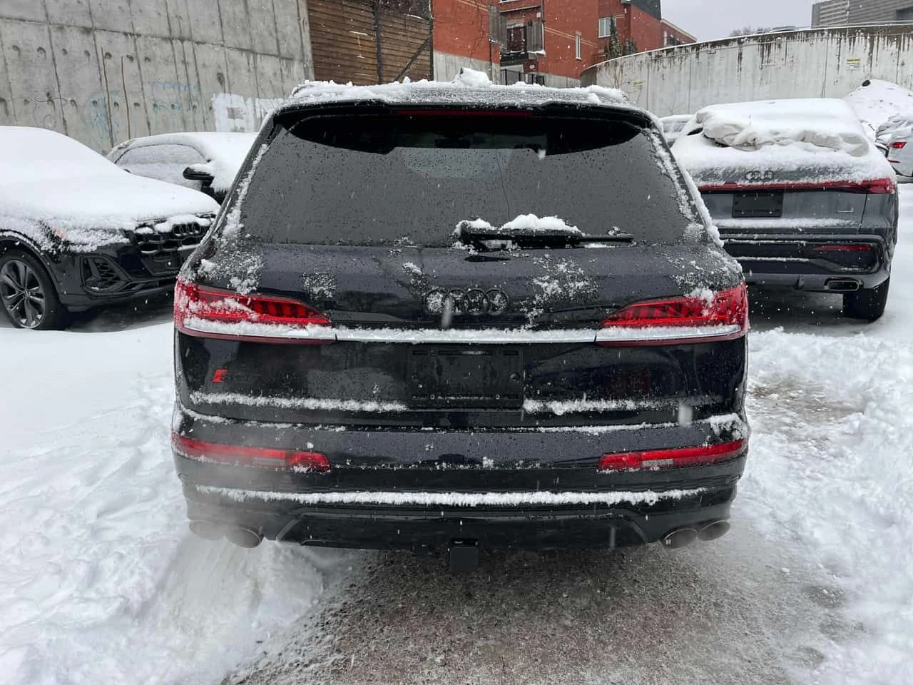 Audi SQ7 * Premium Plus * ДИСТРОНИК * ОБДУХВАНЕ * ПАНО * , снимка 17 - Автомобили и джипове - 54715737