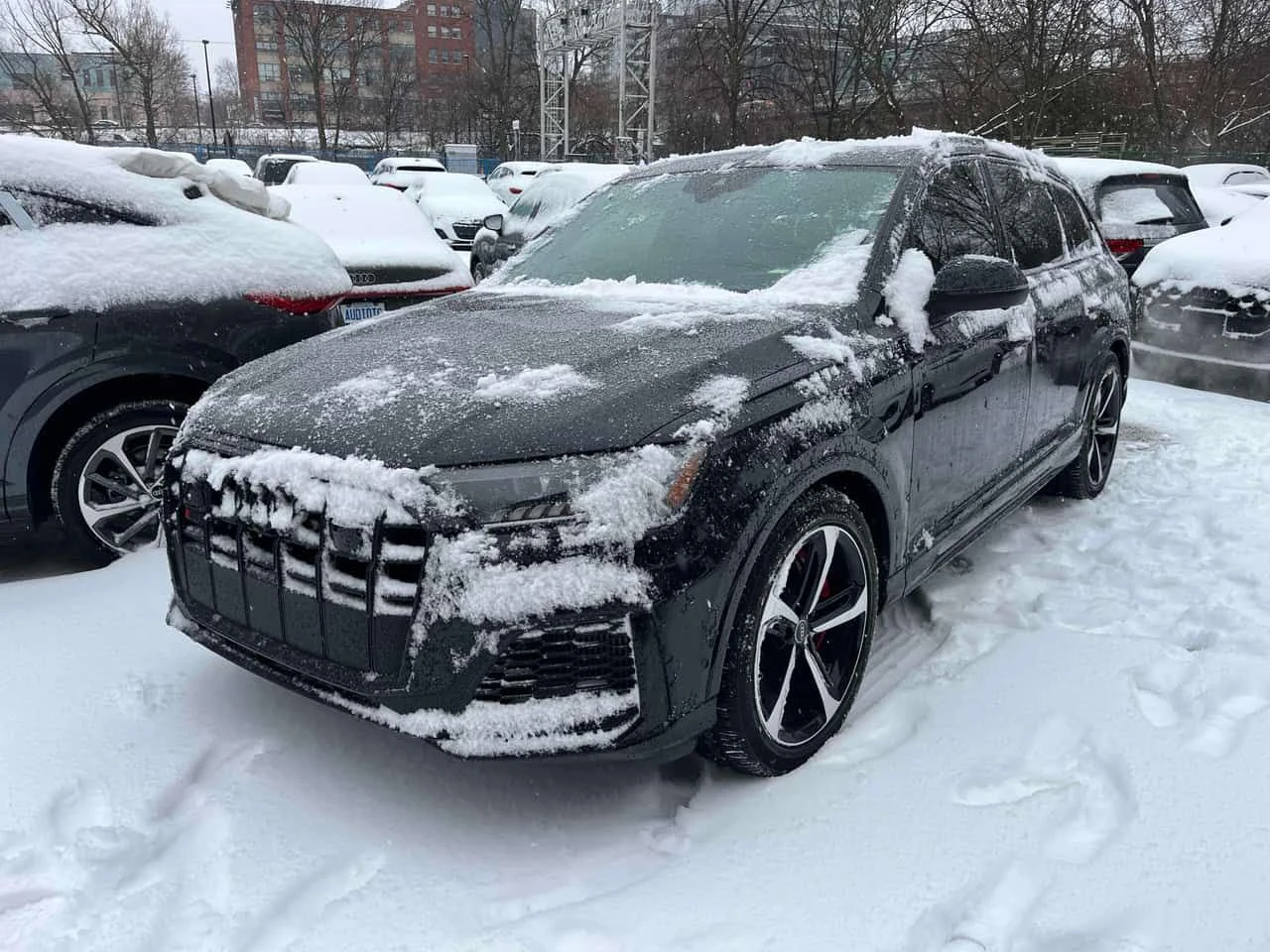 Audi SQ7 * Premium Plus * ДИСТРОНИК * ОБДУХВАНЕ * ПАНО * 