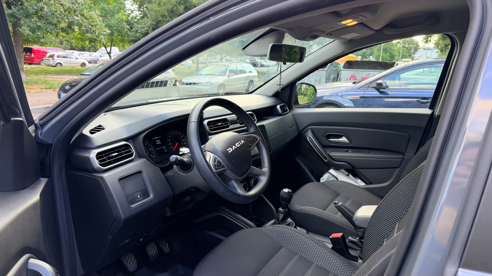Dacia Duster, снимка 12 - Автомобили и джипове - 55165789