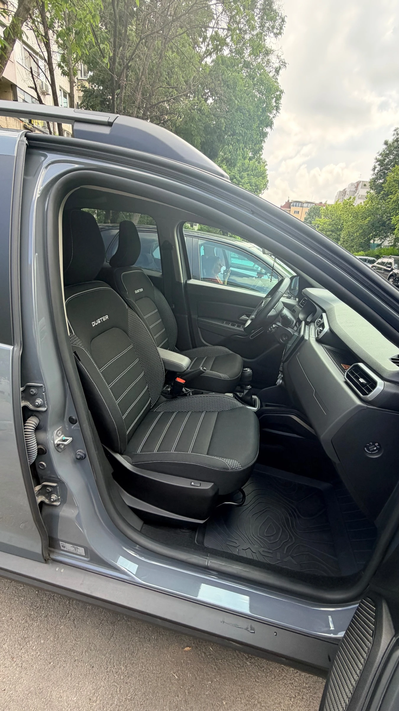 Dacia Duster, снимка 13 - Автомобили и джипове - 55165789