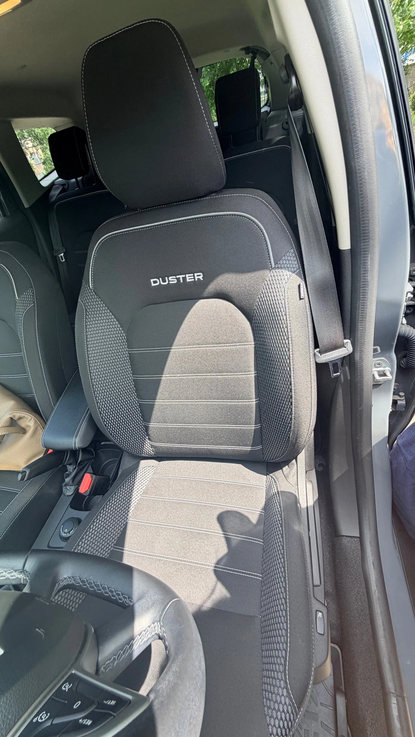 Dacia Duster, снимка 11 - Автомобили и джипове - 55165789