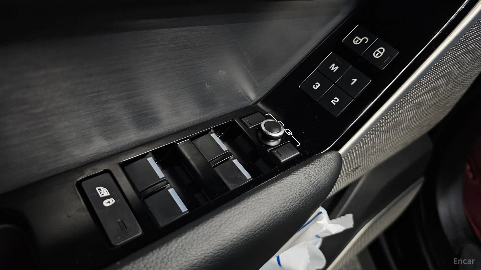 Land Rover Range Rover Velar D240* R-Dynamic* SE* КОЖА* ПОДГРЕВ* КАМЕРА* ПАНО* , снимка 17 - Автомобили и джипове - 55691663