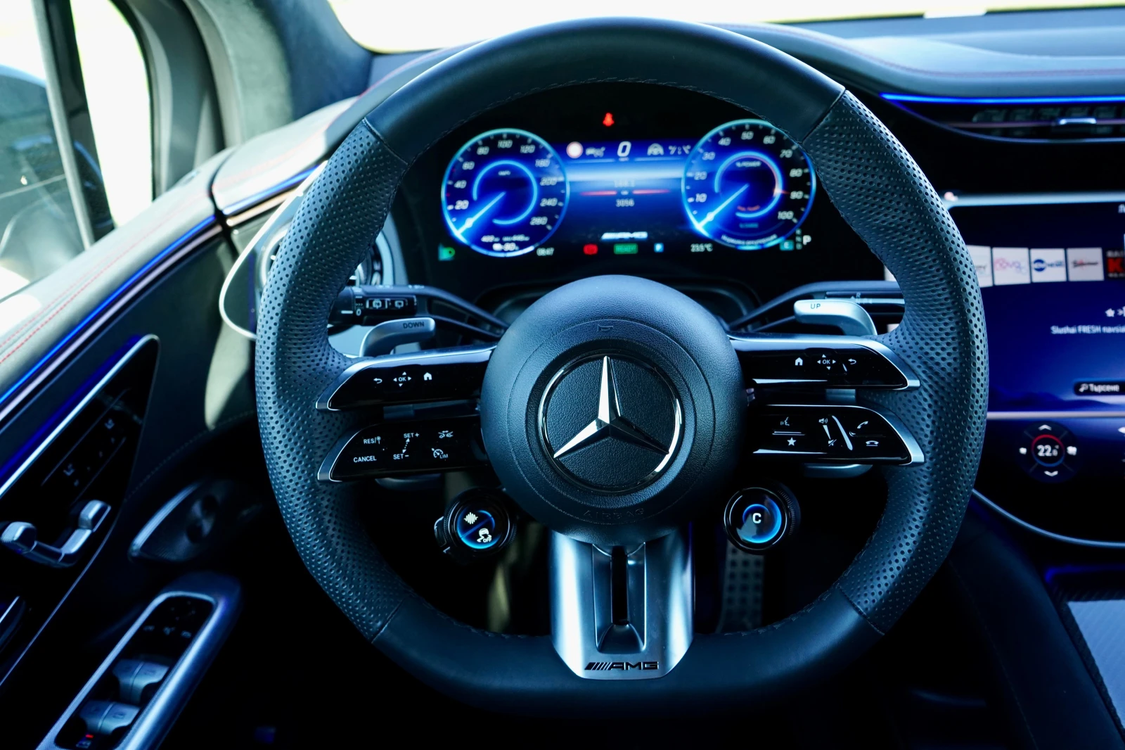 Mercedes-Benz EQE * 43* AMG* SUV* 4M* HUD* PANO* Hyperscreen* BURM* , снимка 10 - Автомобили и джипове - 55693565