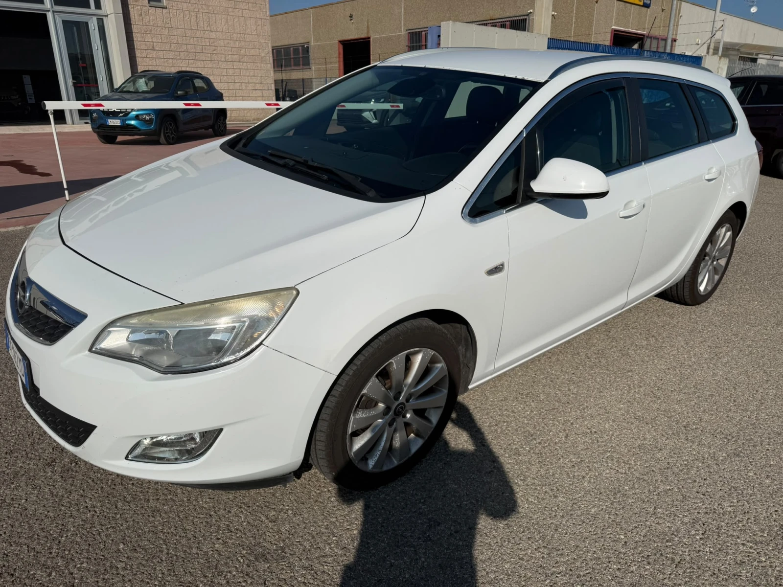 Opel Astra 1.4Turbo Газ-Бензин!!!, снимка 2 - Автомобили и джипове - 56034979