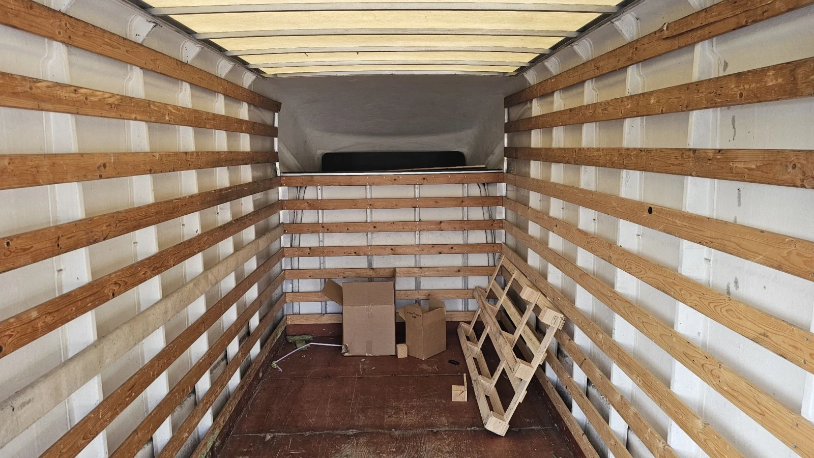 Mercedes-Benz Sprinter 516  двойна гума Б Категория L435/h235/205 - изображение 7