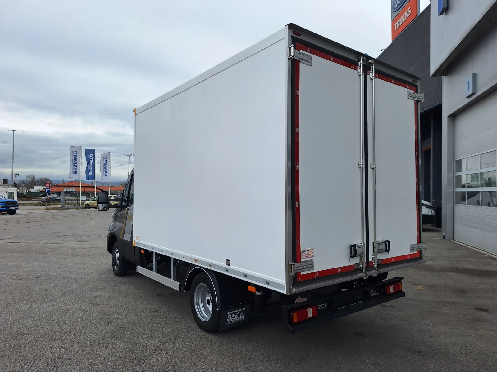 Iveco Daily 35C18 - изображение 2