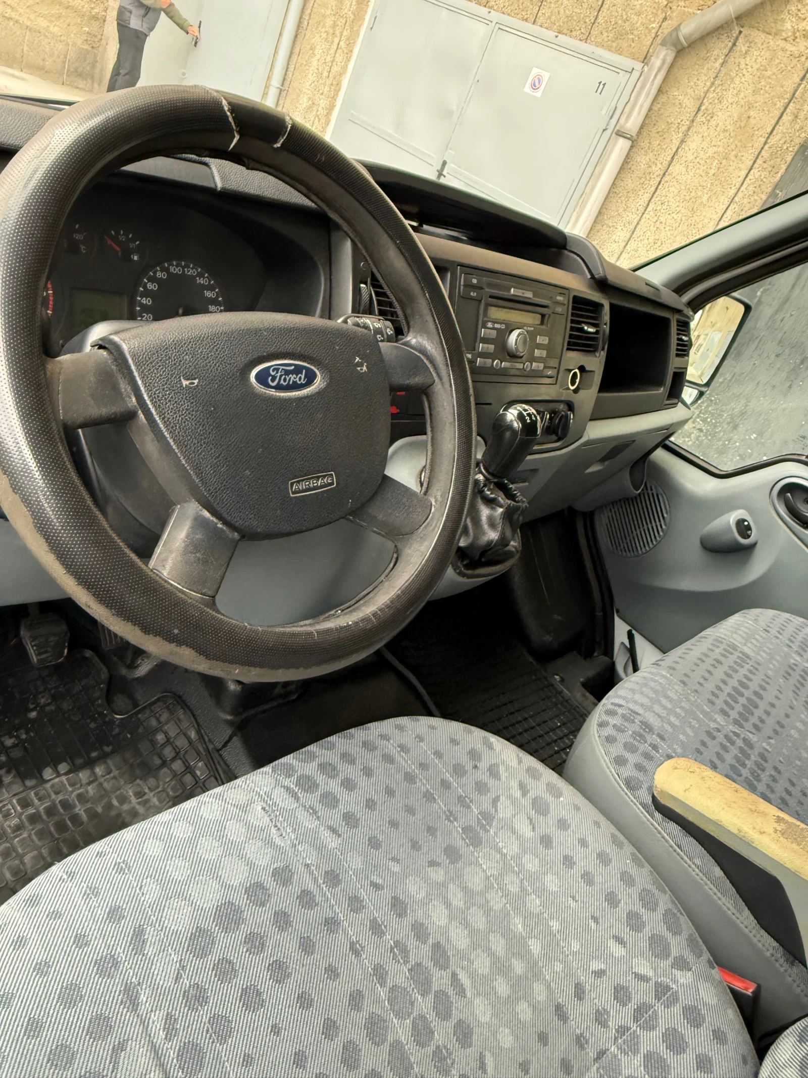 Ford Transit 2.2 климатик, снимка 8 - Бусове и автобуси - 53965075