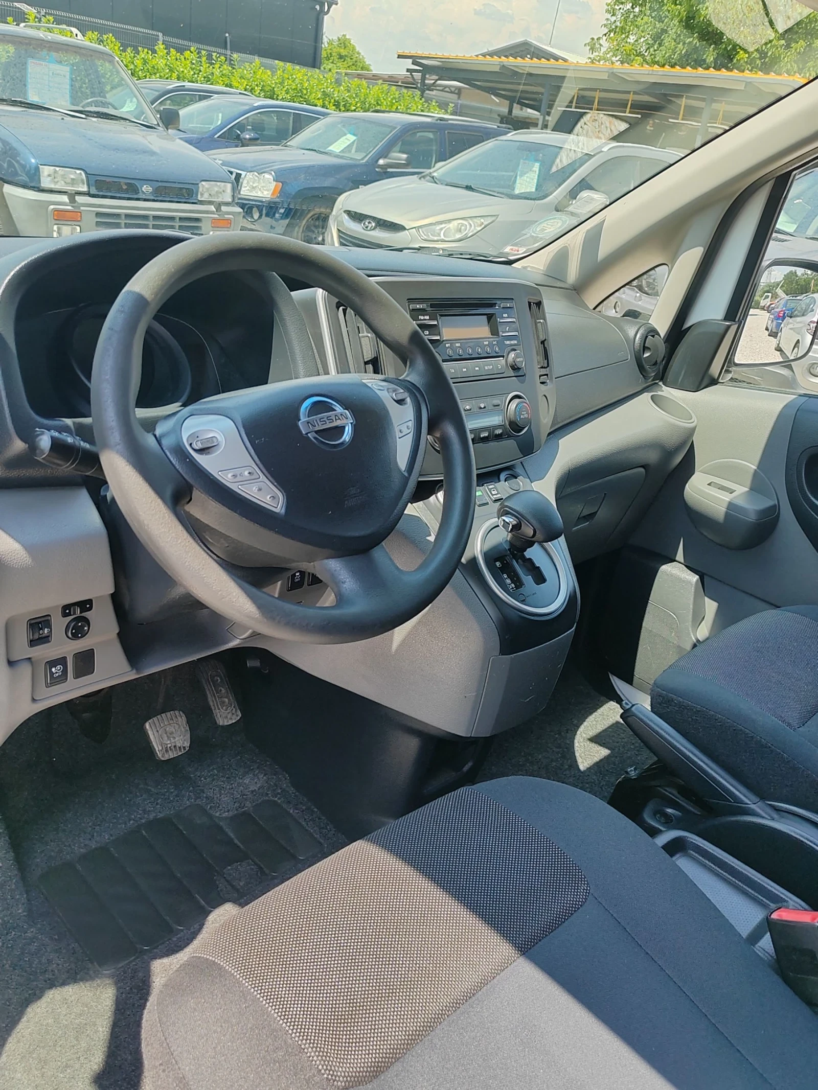 Nissan NV200 24kw, 210км., снимка 9 - Бусове и автобуси - 55121027