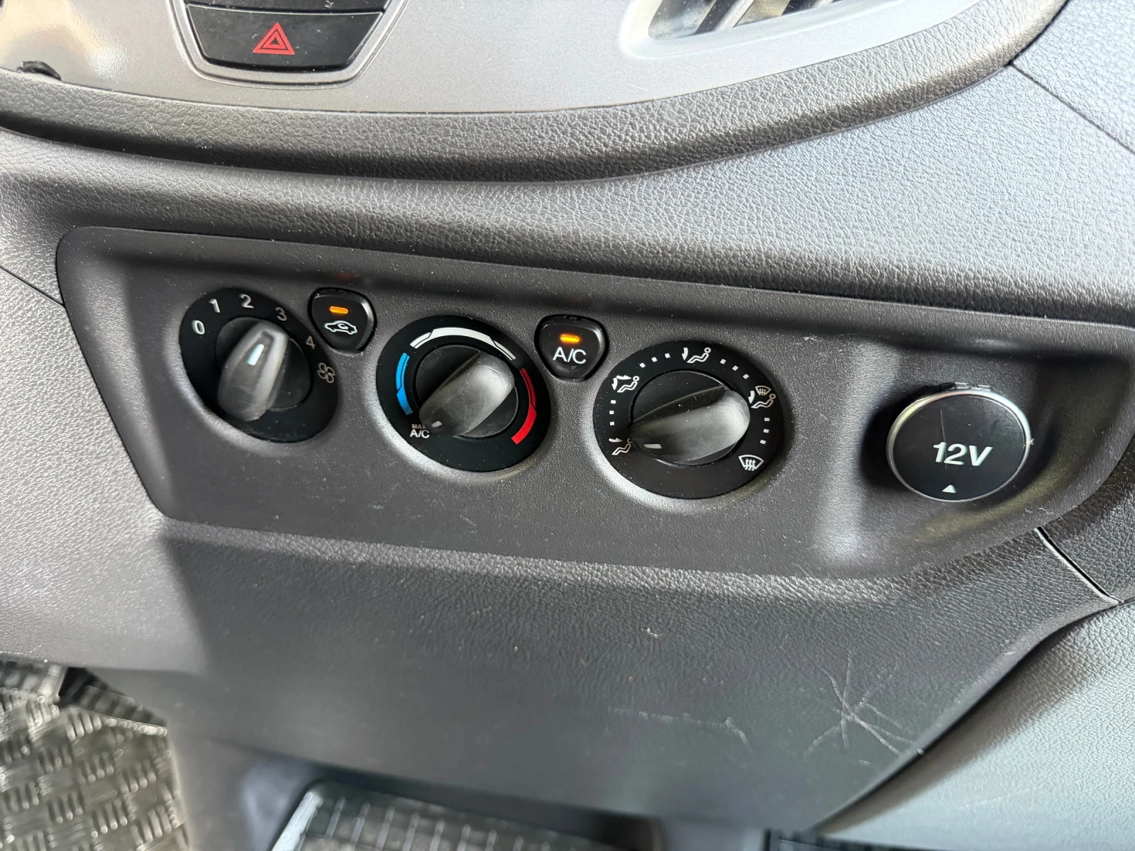 Ford Transit Като нов!, снимка 12 - Бусове и автобуси - 55148351