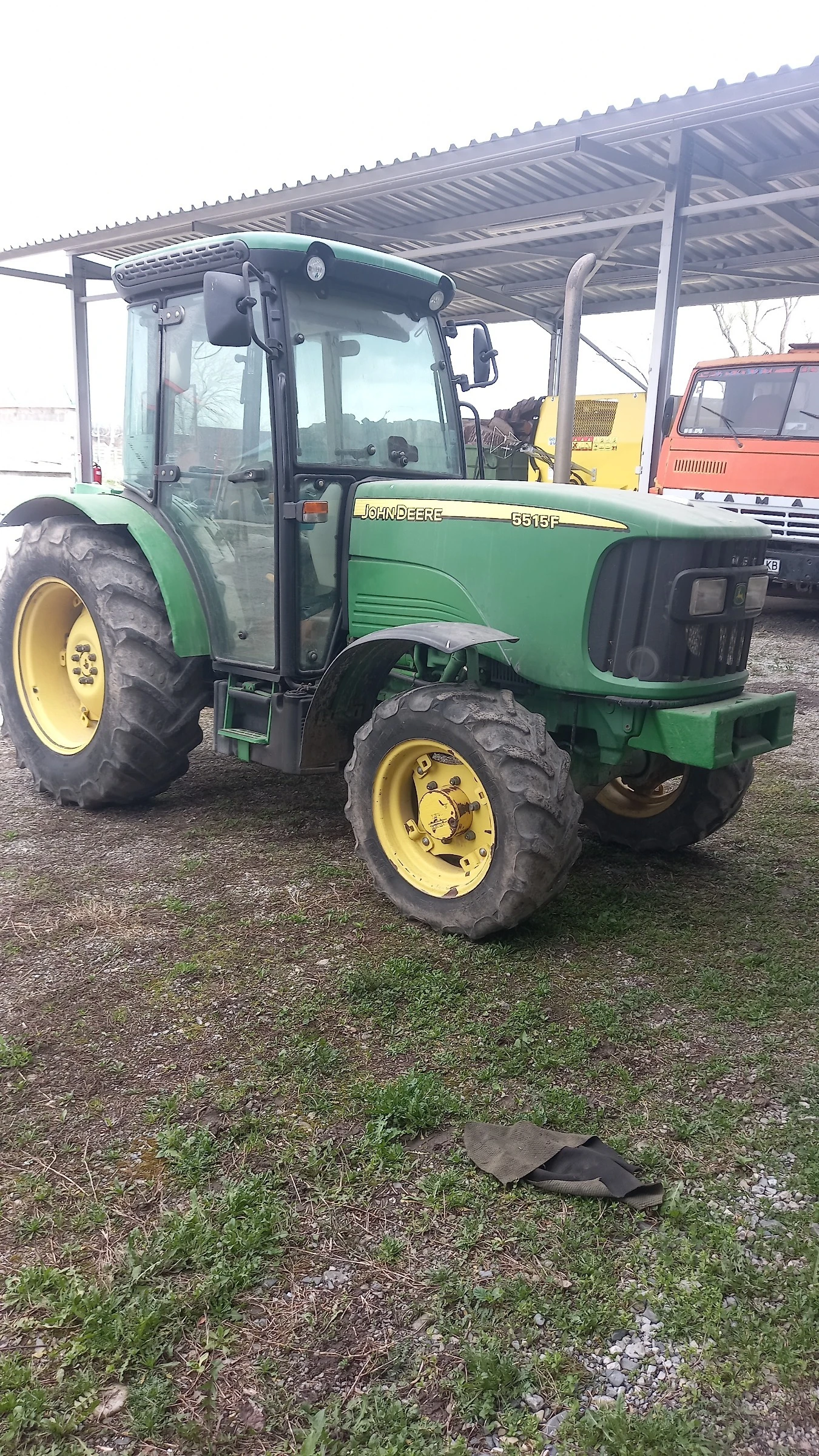 Трактор John Deere 5515Ф - изображение 3