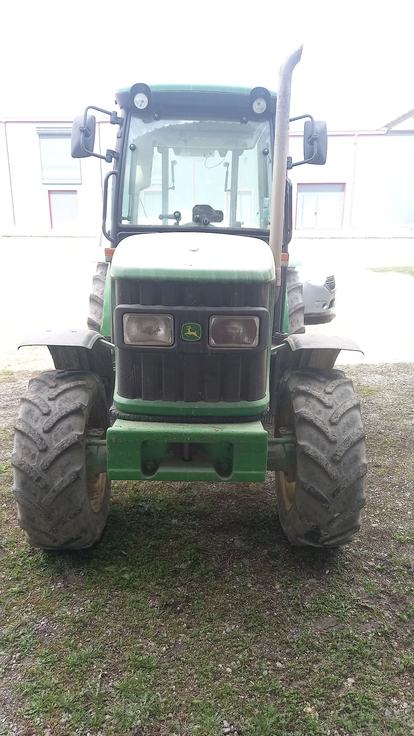 Трактор John Deere 5515Ф - изображение 2