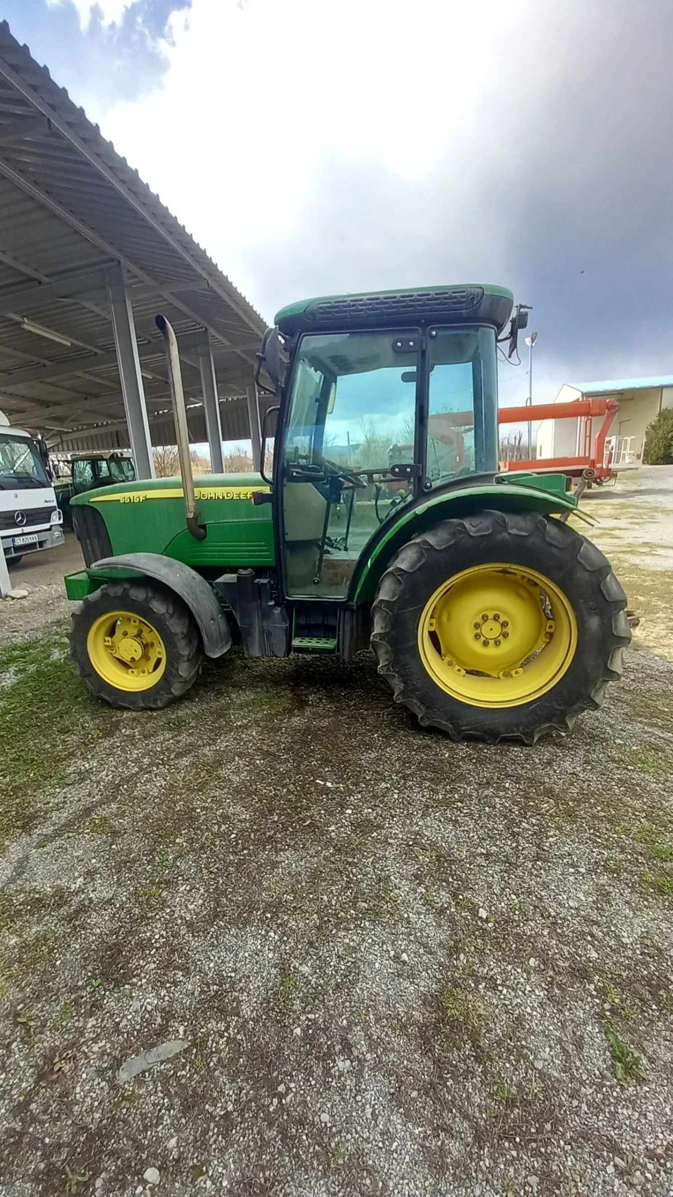 Трактор John Deere 5515Ф - изображение 6