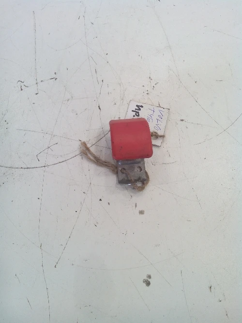 Дръжка отваряне преден капак за Волво В40(вътрешна)