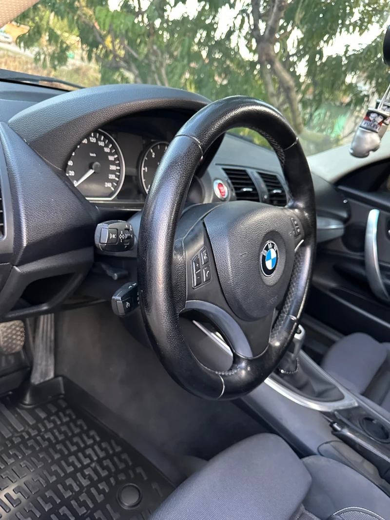 BMW 118 Facelift , снимка 10 - Автомобили и джипове - 47553063