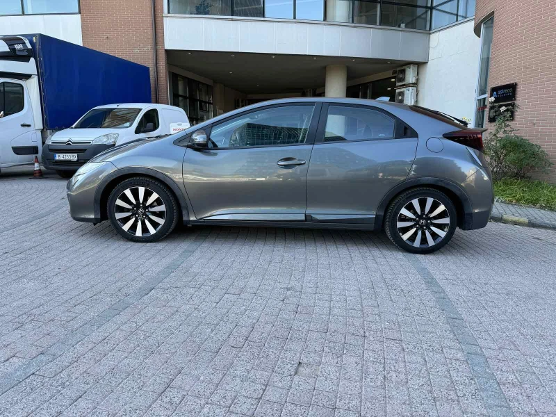 Honda Civic 1.8 i-VTEC Elegance, снимка 8 - Автомобили и джипове - 47969181