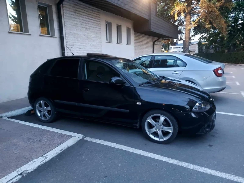 Seat Ibiza 1.4, снимка 3 - Автомобили и джипове - 48044811