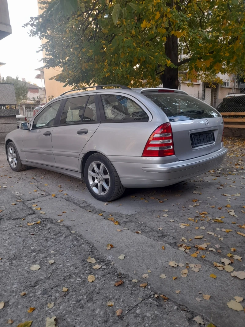 Mercedes-Benz C 220 220, снимка 3 - Автомобили и джипове - 48819577