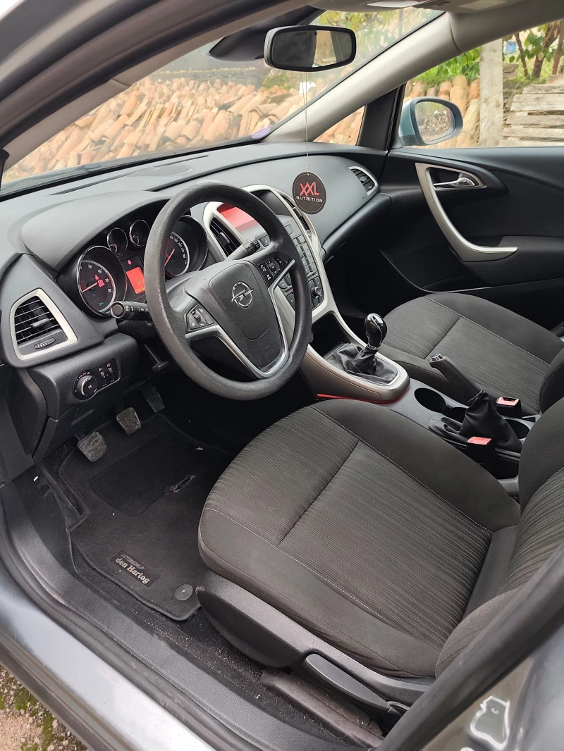 Opel Astra Astra Sports Tourer - 1.4 Edition, снимка 16 - Автомобили и джипове - 52592919