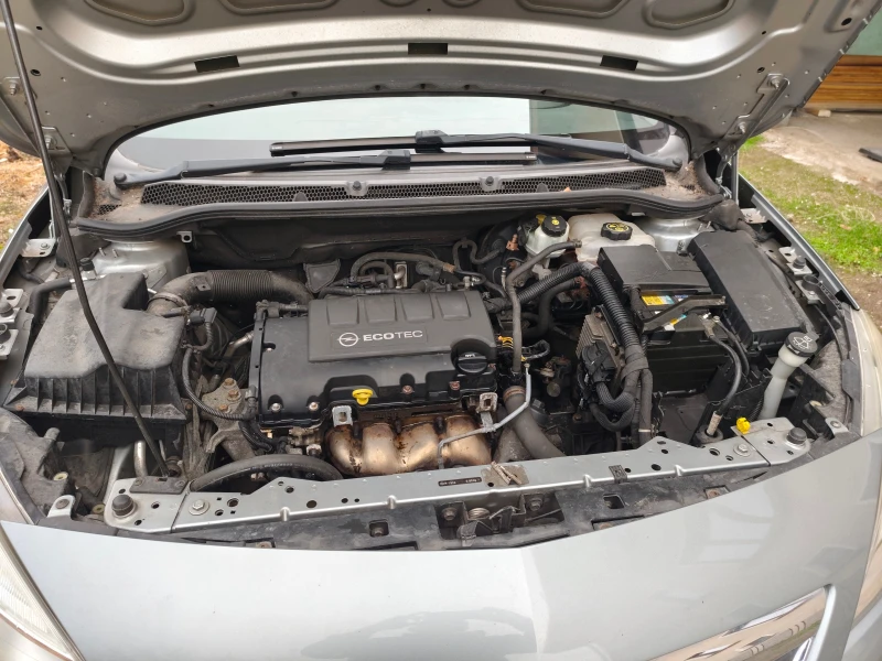 Opel Astra Astra Sports Tourer - 1.4 Edition, снимка 17 - Автомобили и джипове - 52592919