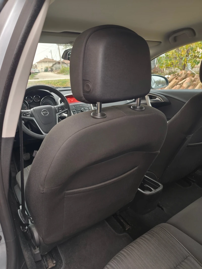 Opel Astra Astra Sports Tourer - 1.4 Edition, снимка 12 - Автомобили и джипове - 52592919