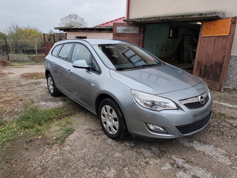 Opel Astra Astra Sports Tourer - 1.4 Edition, снимка 7 - Автомобили и джипове - 52592919