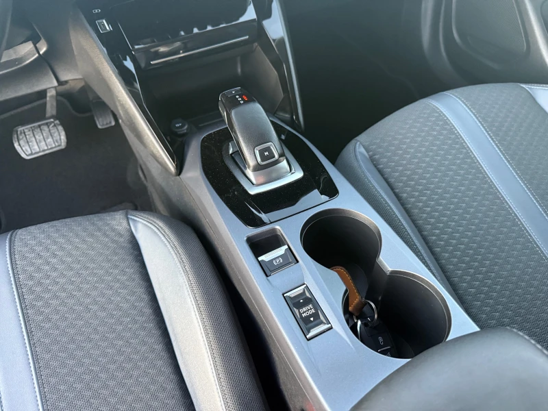 Peugeot 2008 1.5 hdi Бяла перла Собствен лизинг !!!, снимка 13 - Автомобили и джипове - 52929990