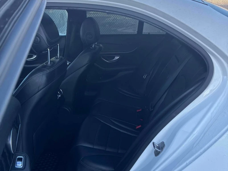 Mercedes-Benz C 300 * CARFAX * БЕЗ ПЪРВОНАЧАЛНА ВНОСКА, снимка 16 - Автомобили и джипове - 52931318