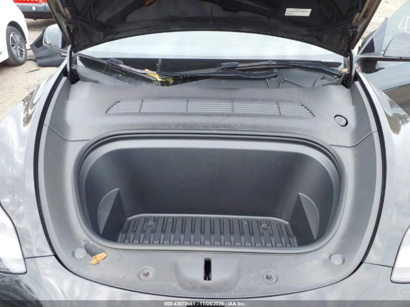 Tesla Model Y U   U All Wheel Drive, снимка 17 - Автомобили и джипове - 52958175