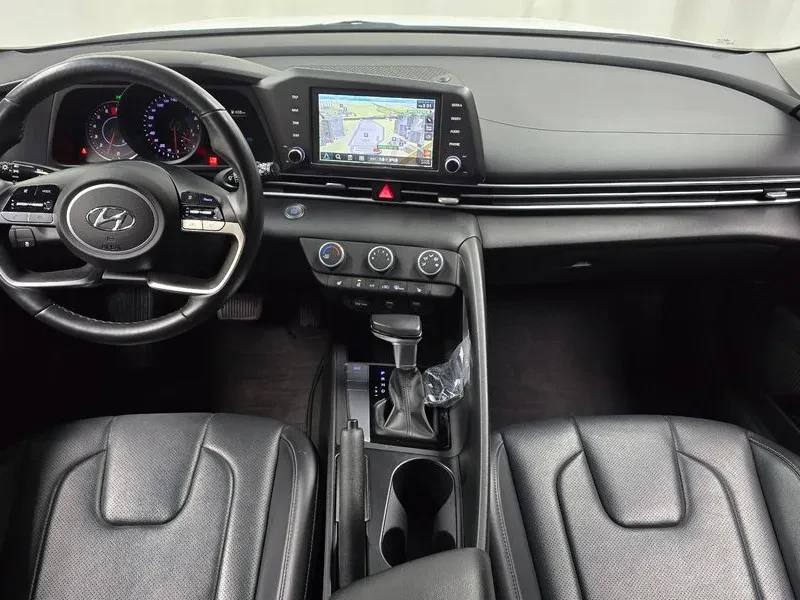 Hyundai Elantra 1.6 Smart, снимка 7 - Автомобили и джипове - 55087436