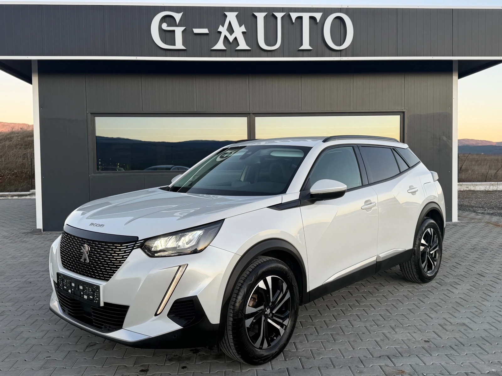 Peugeot 2008 1.5 hdi Бяла перла Собствен лизинг !!!, снимка 1