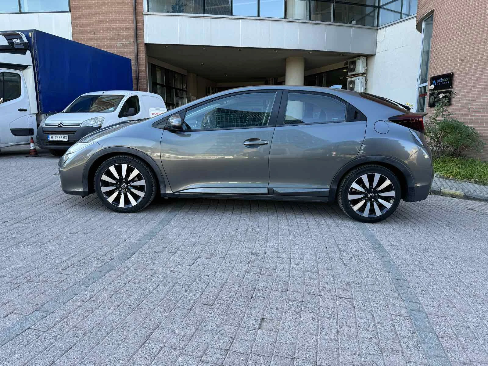 Honda Civic 1.8 i-VTEC Elegance - изображение 8