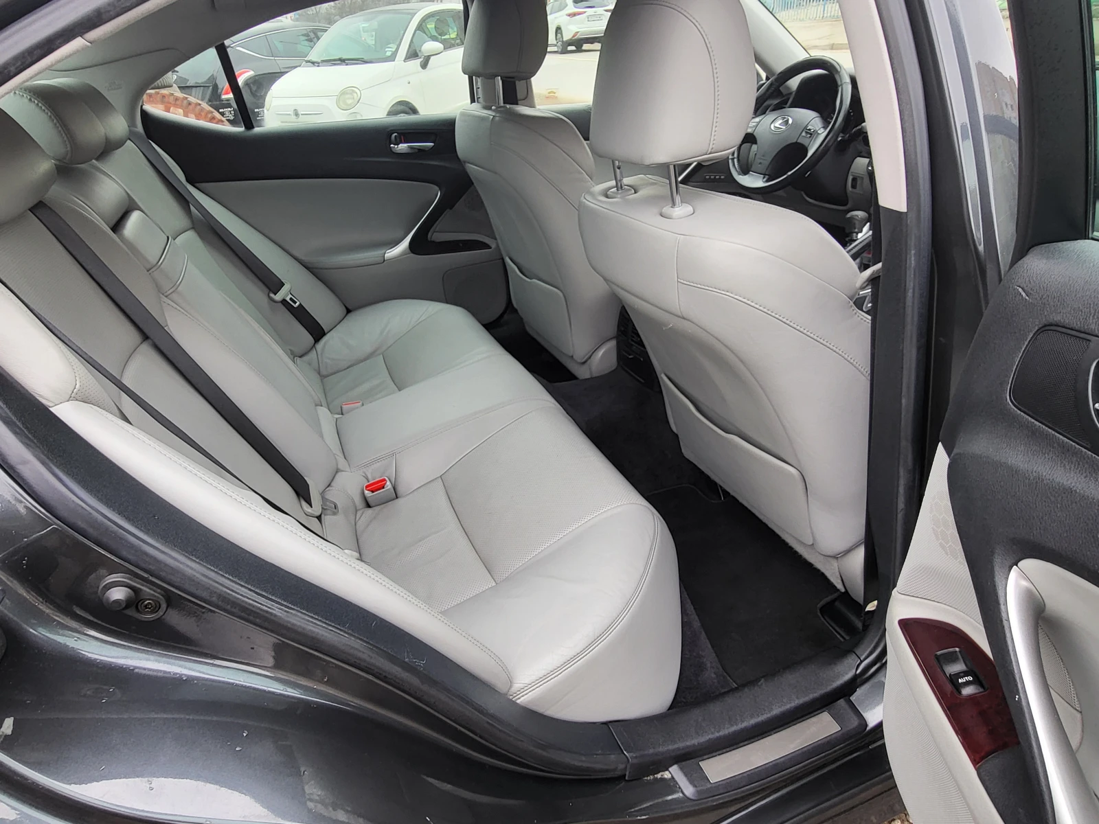 Lexus IS 220d 2.2d Luxury  | Mobile.bg   14