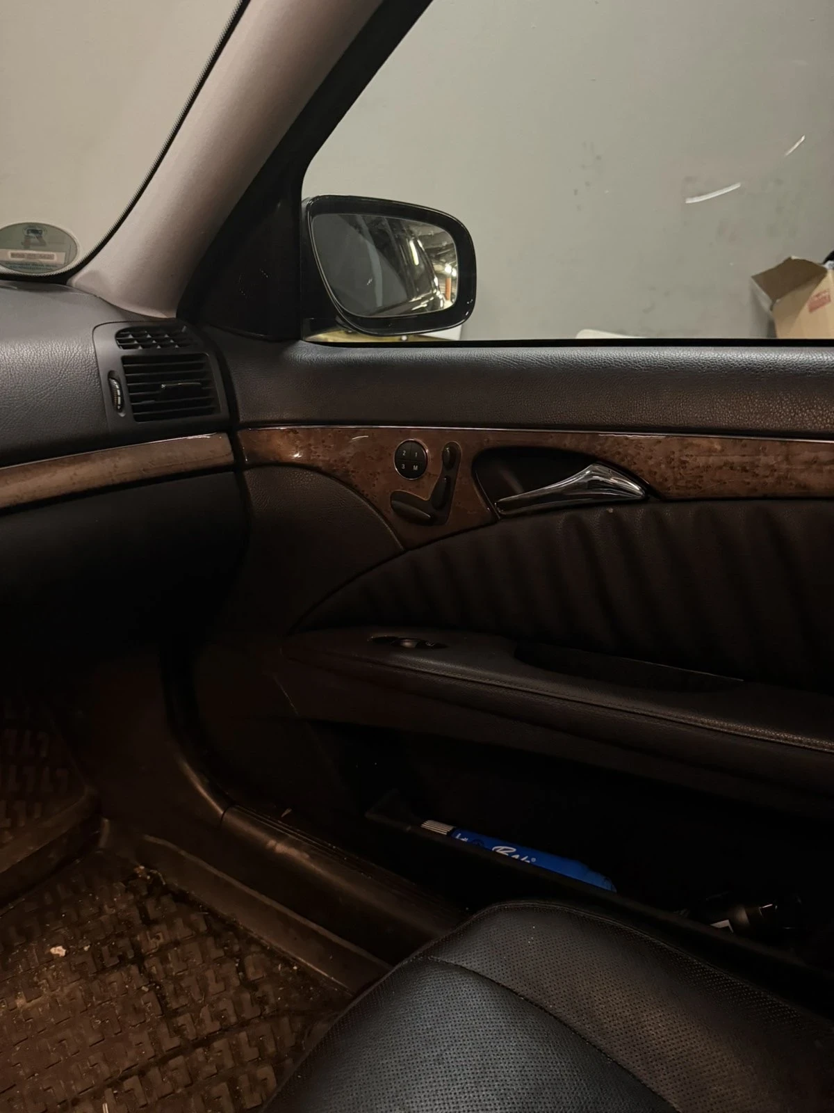 Mercedes-Benz E 320  - изображение 8